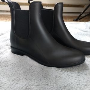 NWOT Capelli Booties